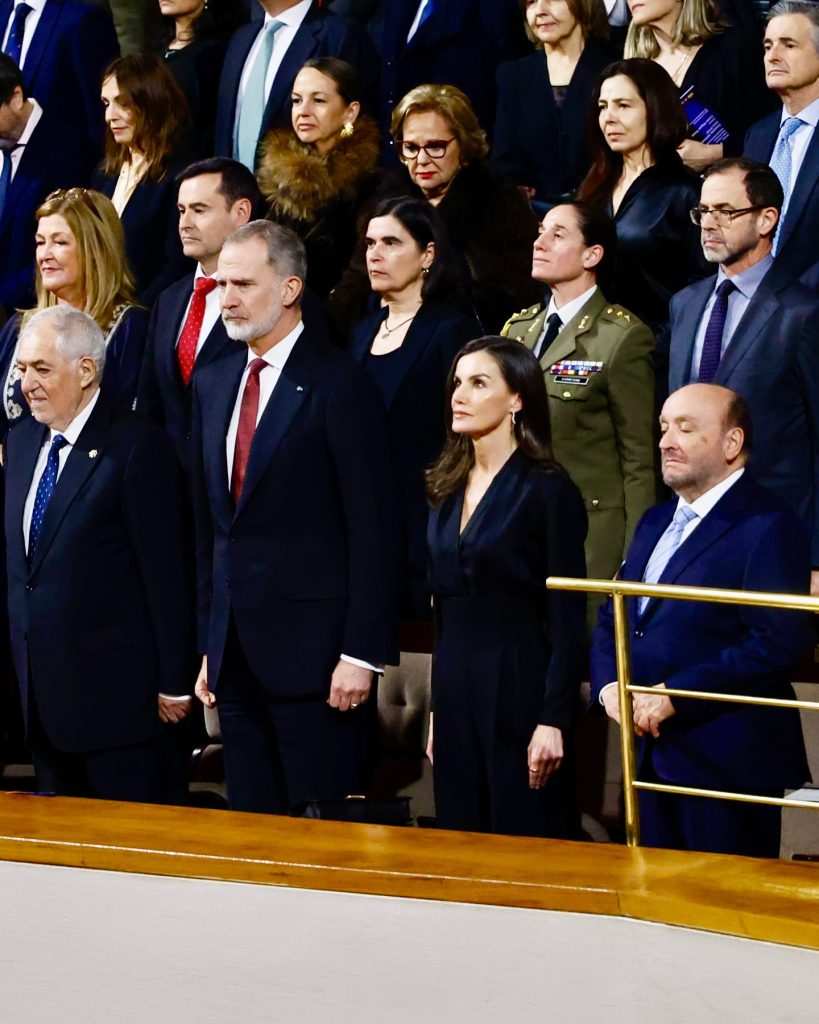 Крал Фелипе VI и кралица Летисия в официална ложа.
