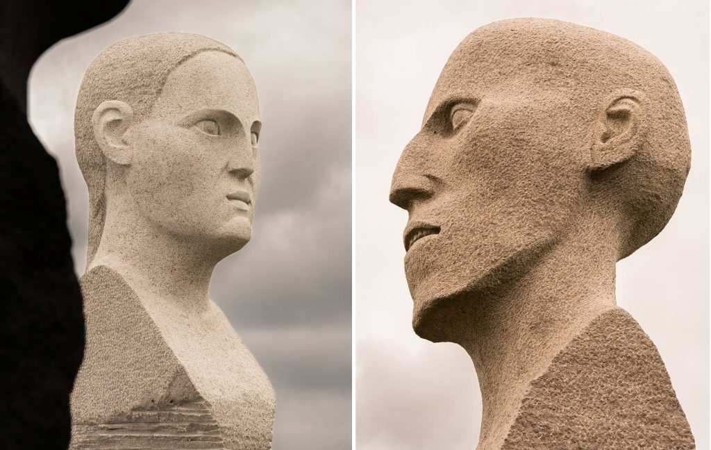Две от фигурите от монумента.