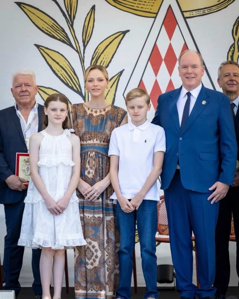 Княжеското семейство на събитието.