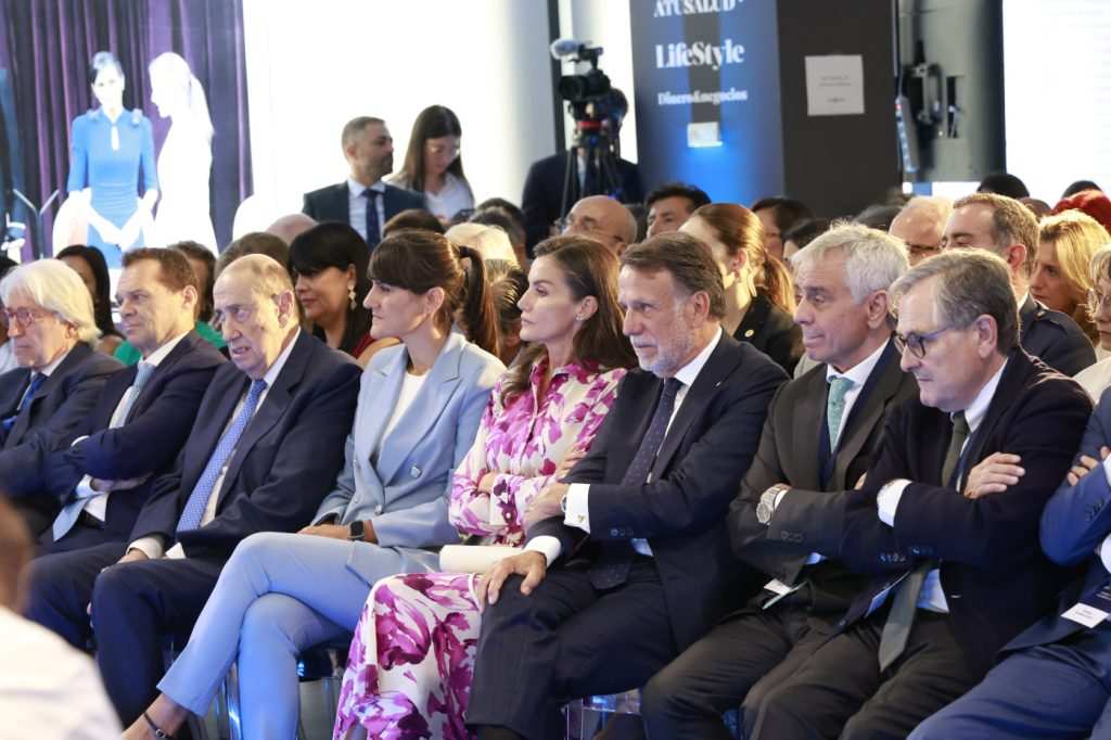 Летисия сред публиката.