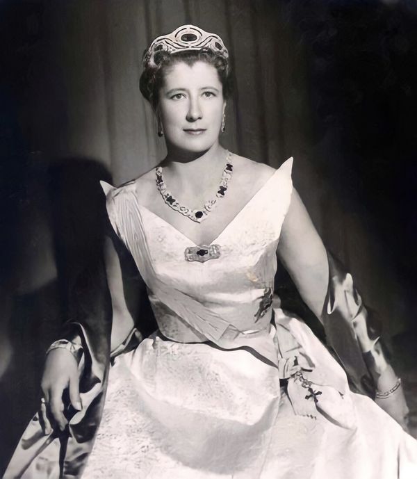 Infanta Alicia, Duchess of Calabria