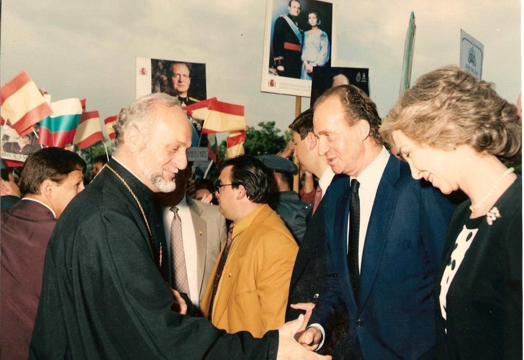 Крал Хуан Карлос I и кралица София сред посрещачите в София, май 1993 г.
